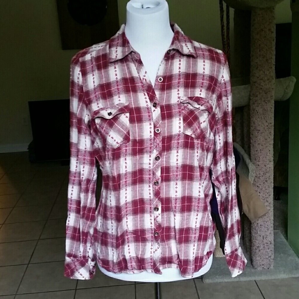 100% cotton Sonoma plaid shirt